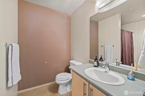 Bath - 10709 Valley View Rd #B403, Bothell, WA 98011 photo 1 of 3