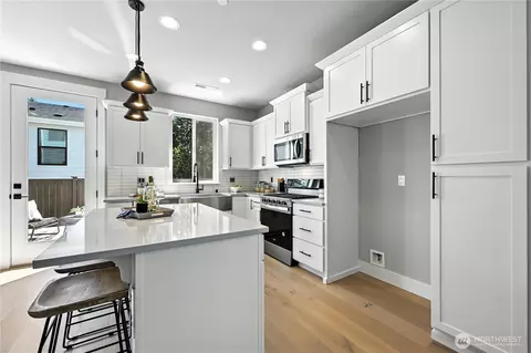 Kitchen - 10 Meridian Ave SE #CR 09, Bothell, WA 98012 photo 5 of 13