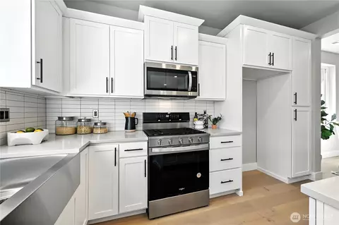 Kitchen - 10 Meridian Ave SE #CR 09, Bothell, WA 98012 photo 9 of 13