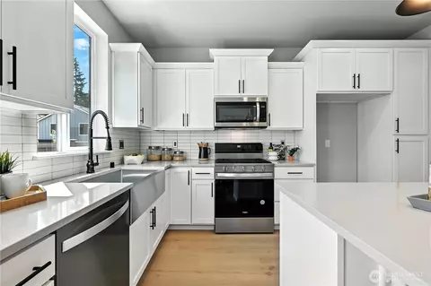 Kitchen - 10 Meridian Ave SE #CR 09, Bothell, WA 98012 photo 11 of 13