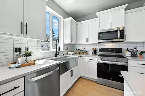 Kitchen - 10 Meridian Ave SE #CR 09, Bothell, WA 98012 photo 10 of 13