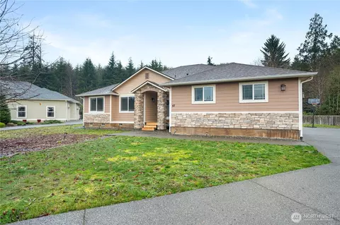 42 Holbrook Ln, Aberdeen, WA 98520