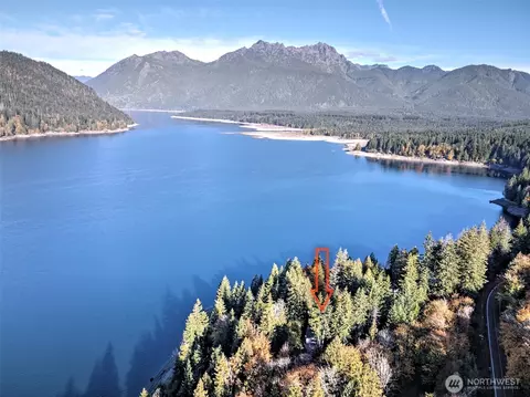 5791 N Lake Cushman Rd, Hoodsport, WA 98548