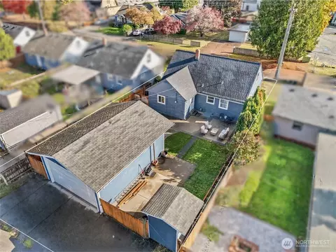 728 5th St SE, Puyallup, WA 98372