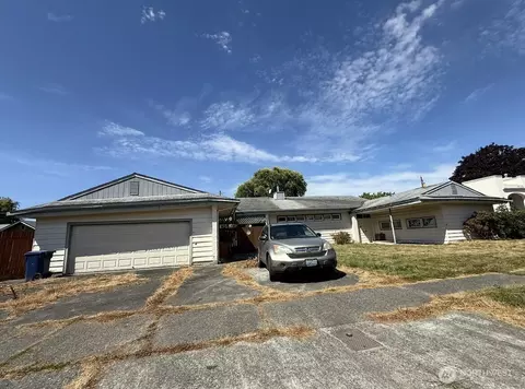 307 S 11th St, Mount Vernon, WA 98274