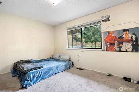 Bedroom - 26707 Orville Rd E, Orting, WA 98360 photo 1 of 5