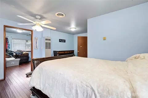 Bedroom - 26707 Orville Rd E, Orting, WA 98360 photo 5 of 5