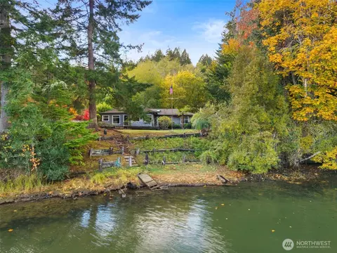 6725 NE Sid Price Rd, Poulsbo, WA 98370