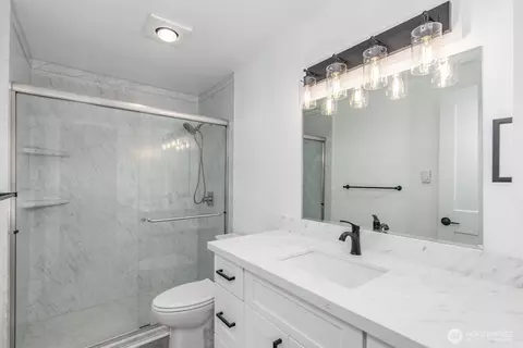 Bath - 2418 Euclid Ave, Everett, WA 98203 photo 1 of 1
