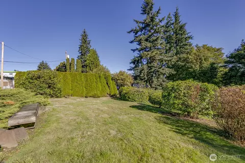 Exterior - 2418 Euclid Ave, Everett, WA 98203 photo 4 of 9