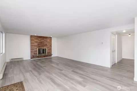 Living - 2418 Euclid Ave, Everett, WA 98203 photo 2 of 4