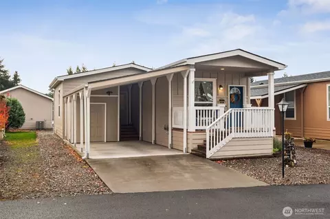 806 Pine Dr, Enumclaw, WA 98022