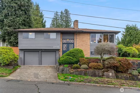 22039 98th Pl W, Edmonds, WA 98020