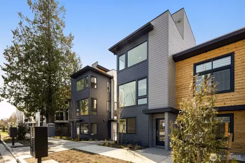 9225 C 14th Ave NW, Seattle, WA 98117