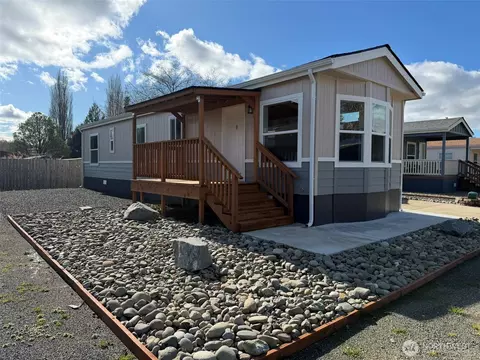 2010 Broadway Ave #38, Hoquiam, WA 98550