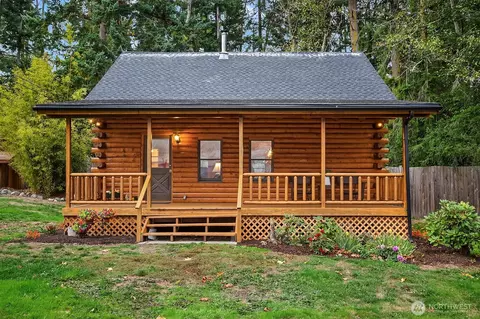 4 E Mountain View Rd, Camano Island, WA 98282