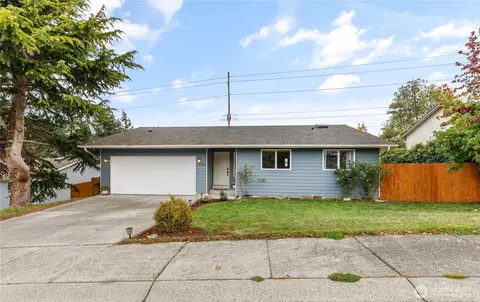 1740 SW Nienhuis St, Oak Harbor, WA 98277