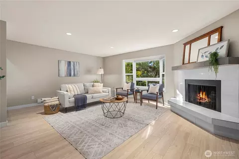 210 Boylston Ave E #204, Seattle, WA 98102