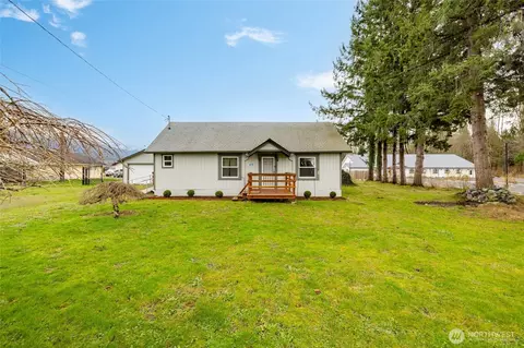 879 N Fruitdale Rd, Sedro Woolley, WA 98284
