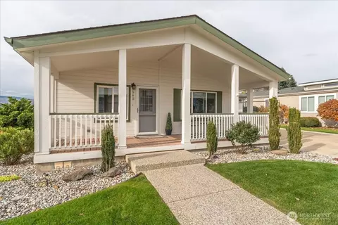 565 Sunday Dr, East Wenatchee, WA 98802