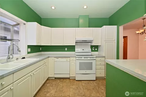 Kitchen - 125 29th Ave E, Seattle, WA 98112 photo 1 of 3