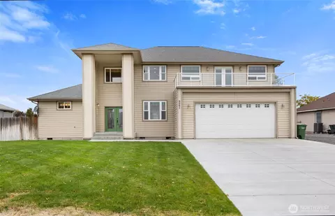 8261 Diamond Point Cir NE, Moses Lake, WA 98837