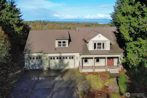 450 Elwha Bluffs Rd, Port Angeles, WA 98363
