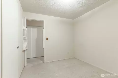 Bedroom - 6818 Vail Dr, Lynden, WA 98264 photo 4 of 4
