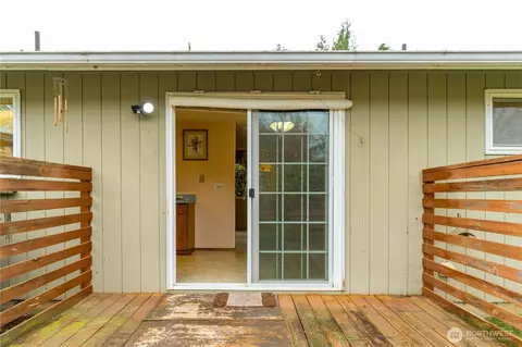Exterior - 6818 Vail Dr, Lynden, WA 98264 photo 2 of 12