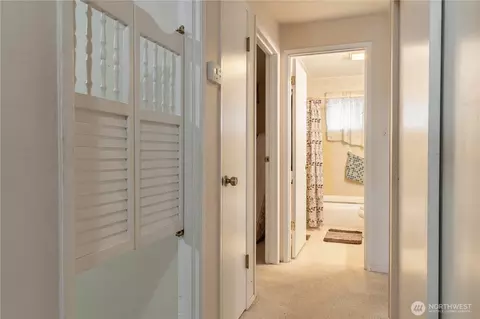 Entry Way - 6818 Vail Dr, Lynden, WA 98264 photo 3 of 3
