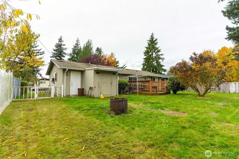 Exterior - 6818 Vail Dr, Lynden, WA 98264 photo 10 of 12