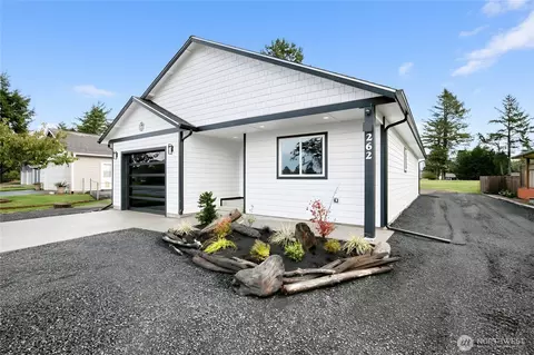 262 Octopus Ave NE, Ocean Shores, WA 98569