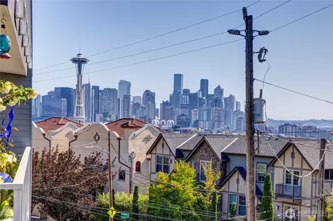 500 Olympic Pl #304, Seattle, WA 98119