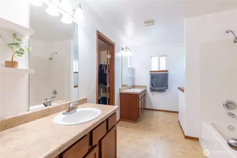 Bath - 20202 48th Ave E, Spanaway, WA 98387 photo 2 of 4