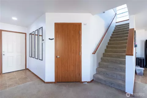 Entry Way - 20202 48th Ave E, Spanaway, WA 98387 photo 2 of 5