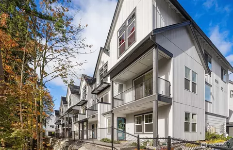 9016 NE 203rd Ct #B, Bothell, WA 98011