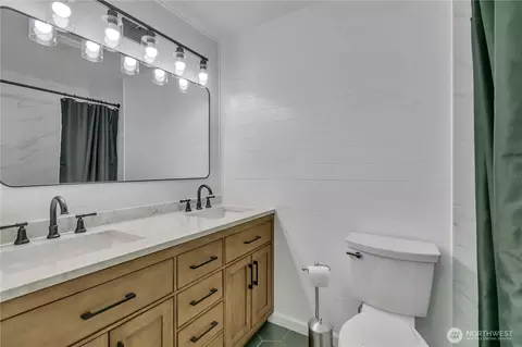 Bath - 3005 Edel Ave, Enumclaw, WA 98022 photo 1 of 3