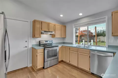 Kitchen - 3005 Edel Ave, Enumclaw, WA 98022 photo 2 of 4