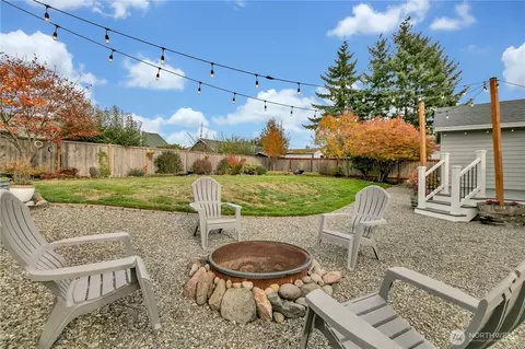 Exterior - 3005 Edel Ave, Enumclaw, WA 98022 photo 3 of 6