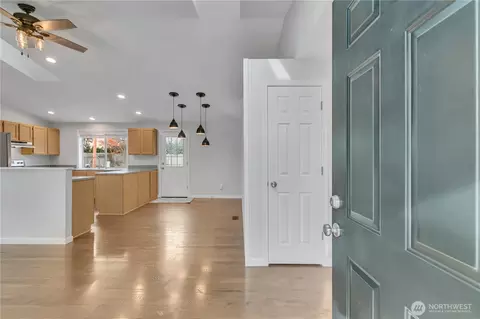 Entry Way - 3005 Edel Ave, Enumclaw, WA 98022 photo 1 of 1