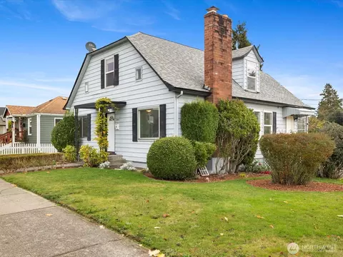 2431 Pine St, Everett, WA 98201