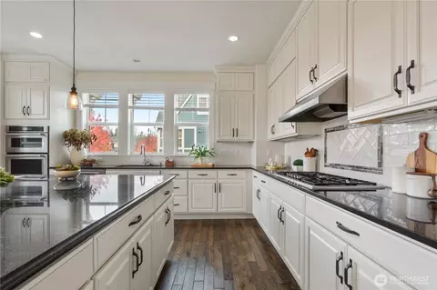 Kitchen - 4524 186th Pl SE UNIT B, Bothell, WA 98012 photo 3 of 4