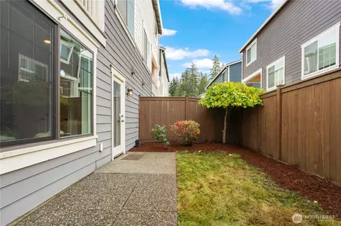 Exterior - 4524 186th Pl SE UNIT B, Bothell, WA 98012 photo 2 of 3