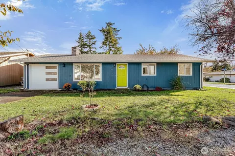 24738 14th Ave S, Des Moines, WA 98198