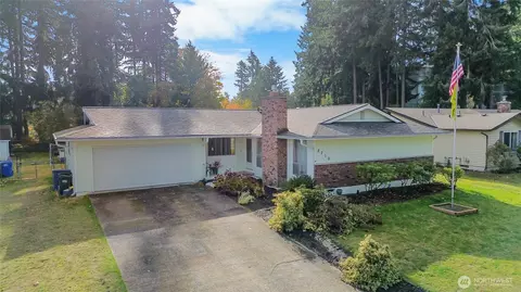 2710 Cambridge Dr, Steilacoom, WA 98388