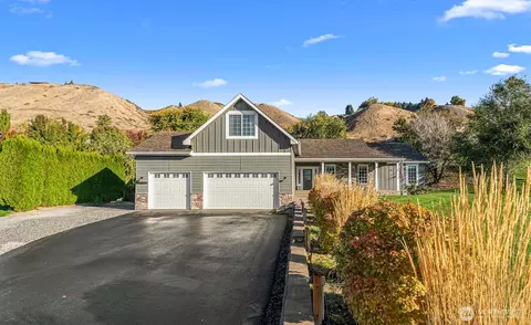 2945 Martin Pl, East Wenatchee, WA 98802