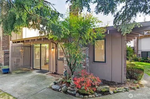2802 Garden Ct #A, Steilacoom, WA 98388