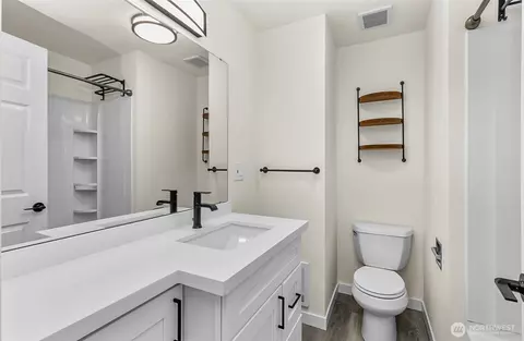 Bath - 4512 S 3rd Ave #C, Everett, WA 98203 photo 1 of 2