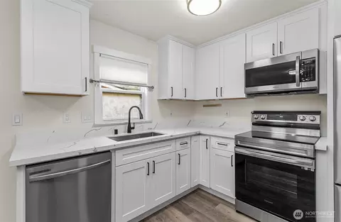 Kitchen - 4512 S 3rd Ave #C, Everett, WA 98203 photo 4 of 4