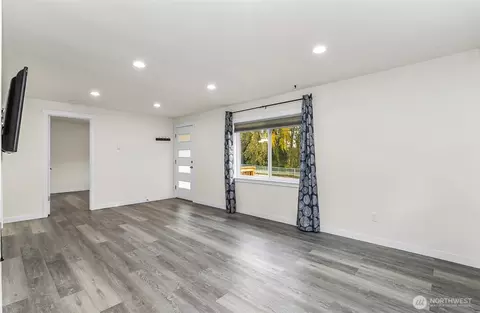 Living - 4512 S 3rd Ave #C, Everett, WA 98203 photo 3 of 5